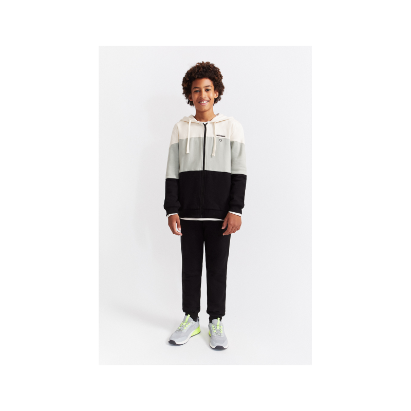 Conjunto Niño-Street Monkey Conjunto Niño-Street Monkey