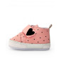 Zapato para bebé niña color rosa con estampado de lunares negros y cierre de velcro-Tuc Tuc Zapato para bebé niña color rosa con estampado de lunares negros y cierre de velcro-Tuc Tuc
