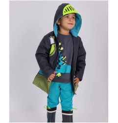 Chubasquero para niño en negro con capucha y estampado de caballero-Tuc Tuc