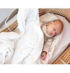 Mantita para bebés blanca con estrellas en relieve-Kiokids